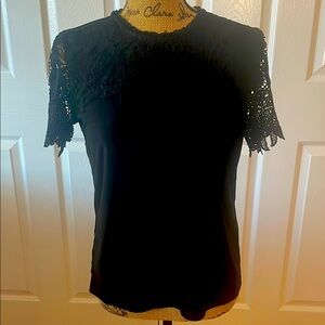 🧡 3 For $12 Bundle Sale 🧡 Adiva Lace Accent Top